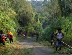 Sambut HUT Kemerdekaan ke-79 RI Pemdes Temdak Bersama Warga Laksanakan Gotong-Royong