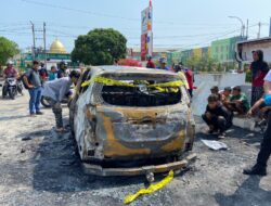 1 Unit Mobil Terbakar di SPBU Putri Gading Cempaka