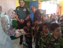 Komandan Kodim 0408/BS Hadiri Kegiatan Dapur Masuk Sekolah dan Makan Bergizi Bersama Anak TK Kartika di Bengkulu Selatan