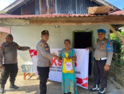 Memperingati Hari Bhayangkara ke-79, Polsek Pino Raya Salurkan Bantuan Sembako Secara Door to Door kepada Warga Kurang Mampu
