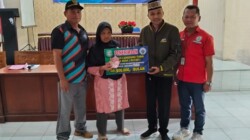 Pemdes Tebat Monok Bantu Warga Lewat BLT Dana Desa 2025