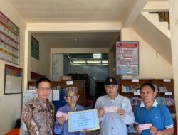 KPM BLT Merasa Senang, Pemdes Melao Kecamatan Manna Salurkan BLT-DD Triwulan II Tahun 2024