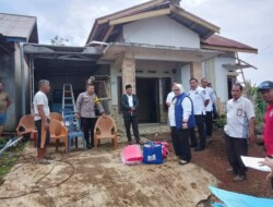 Atap Rumah Warga Diterjang Angin Kencang, Pemkot Bengkulu Salurkan Bantuan